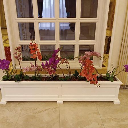 Grand Holiday Hall Pavlodar Bagian luar foto