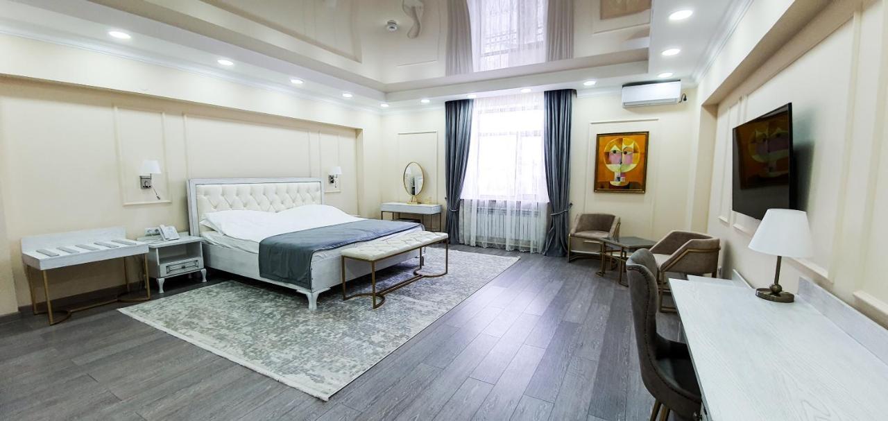 Grand Holiday Hall Pavlodar Bagian luar foto