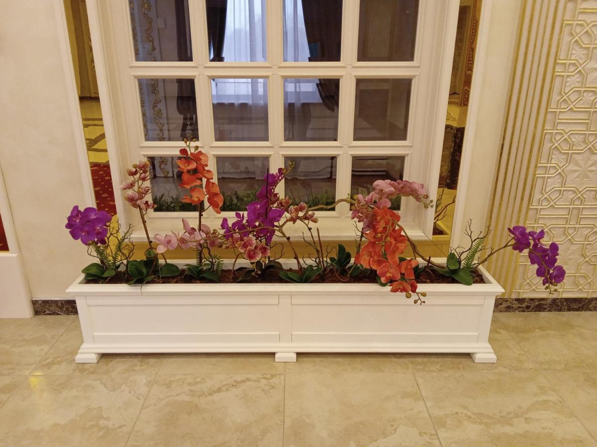 Grand Holiday Hall Pavlodar Bagian luar foto
