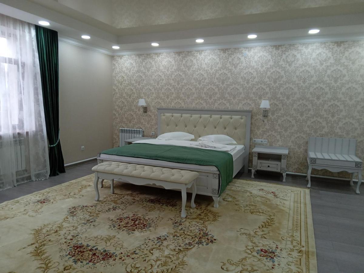 Grand Holiday Hall Pavlodar Bagian luar foto