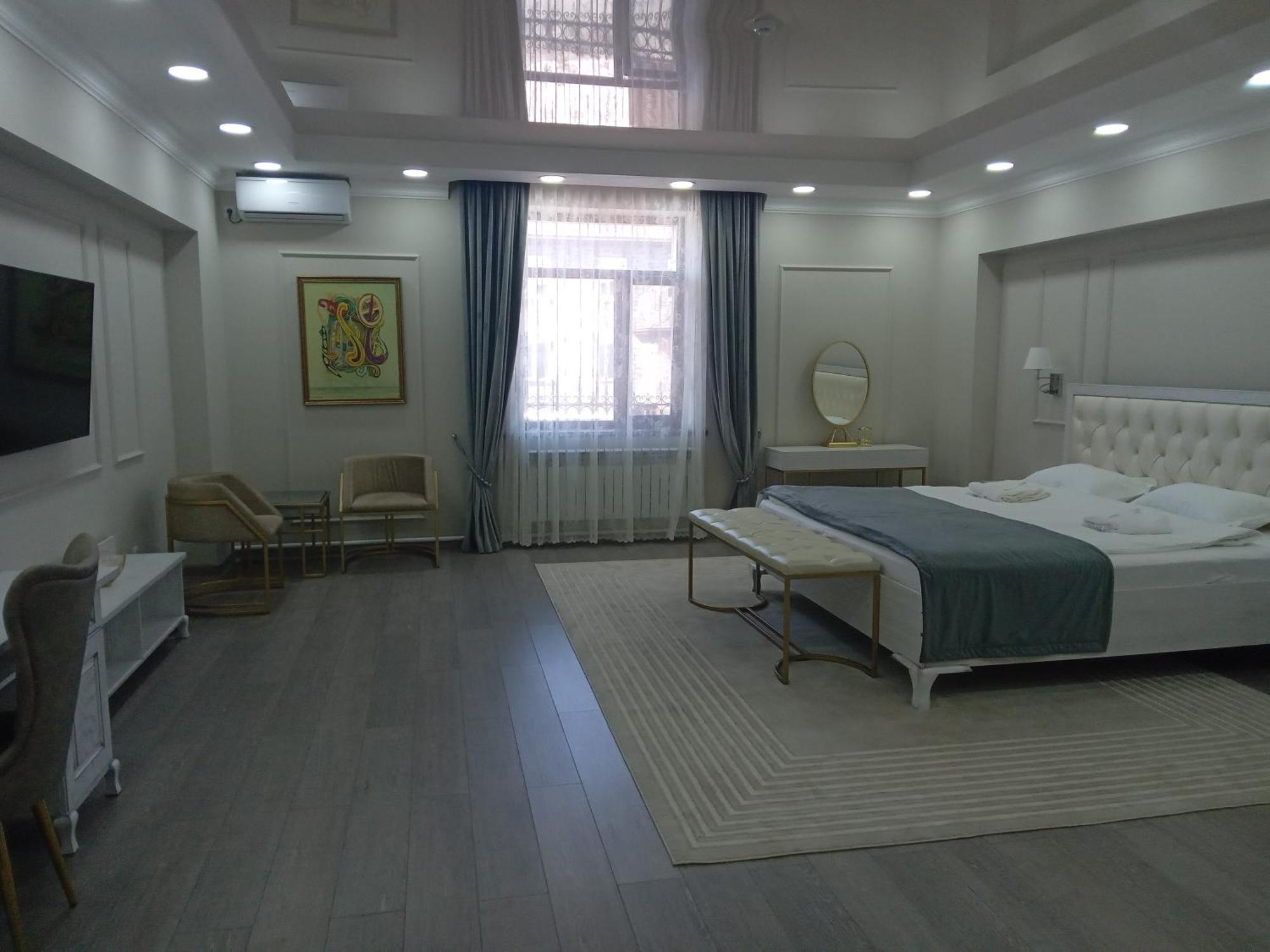 Grand Holiday Hall Pavlodar Bagian luar foto